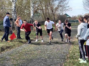 Школьные соревнования по лёгкой атлетике.